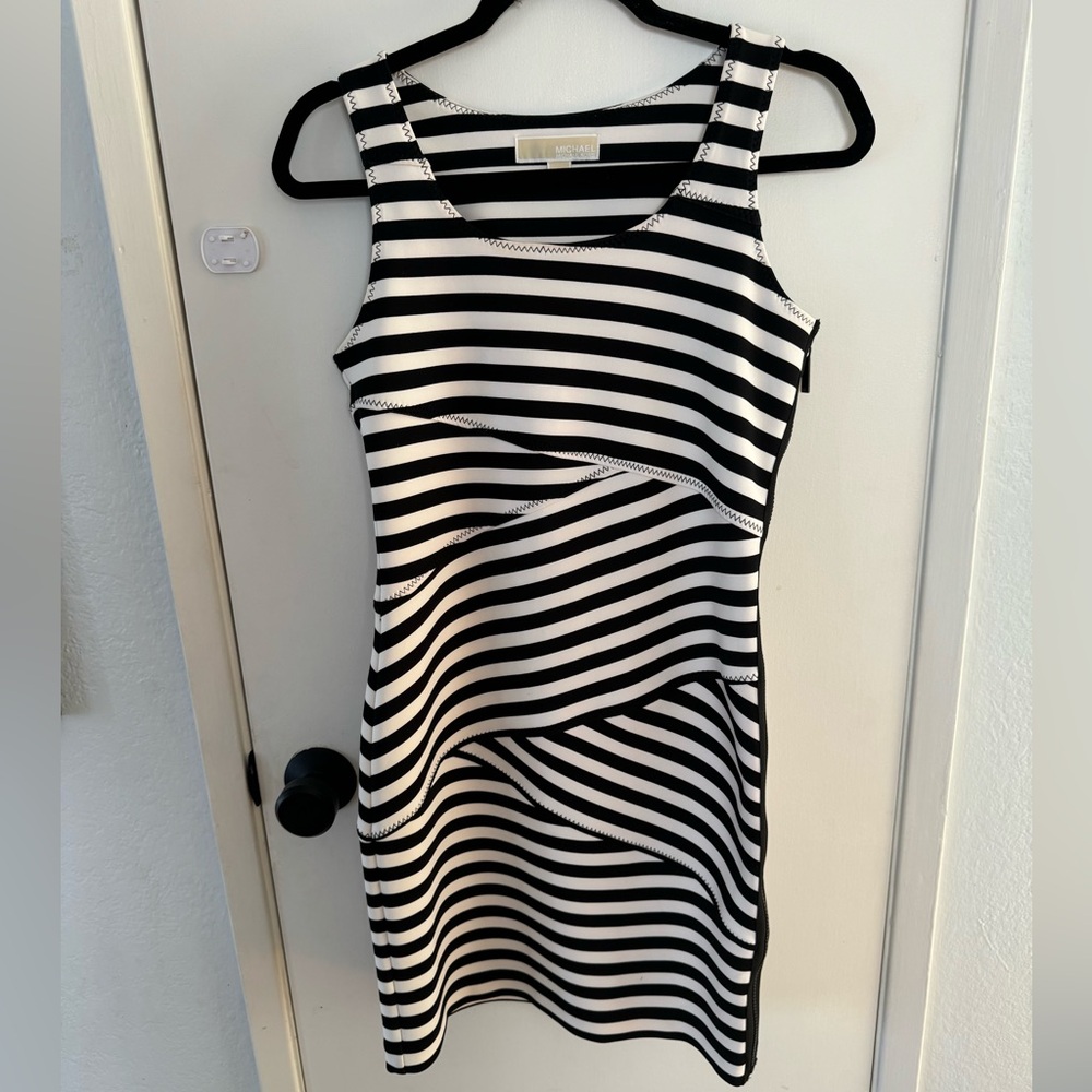 Michael Kors Black And White Striped Diagonal Capsule Sleeveless Dress Sz. 2
